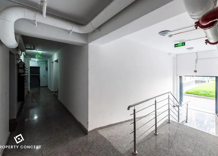 Plaza 79 Apartment *